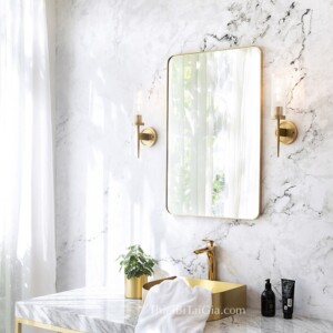 Gương nhà tắm hình chữ nhật viền vàng KT 50x70cm